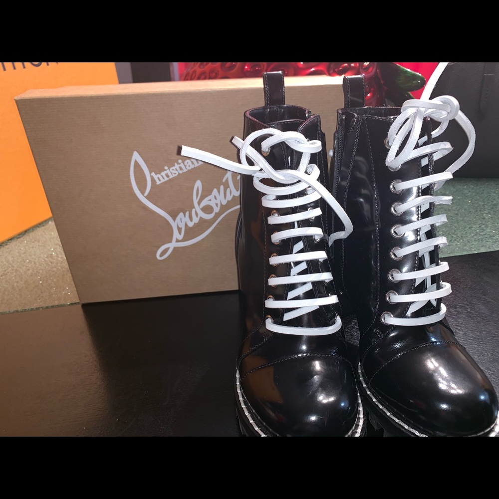 Louis Vuitton women boots - Picture 2 of 5